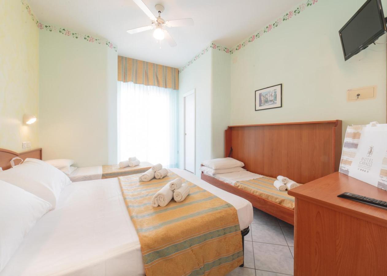 Hotel Cavalli Cattolica Ngoại thất bức ảnh