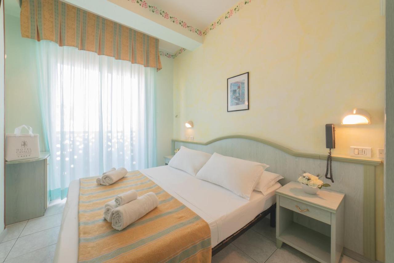 Hotel Cavalli Cattolica Ngoại thất bức ảnh